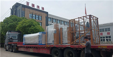 百強發貨電加熱燙平機等洗滌設備至武漢
